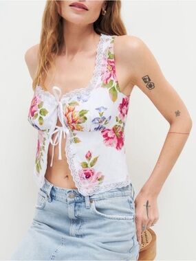 Reformation 🍒 Rosalie flower linen top